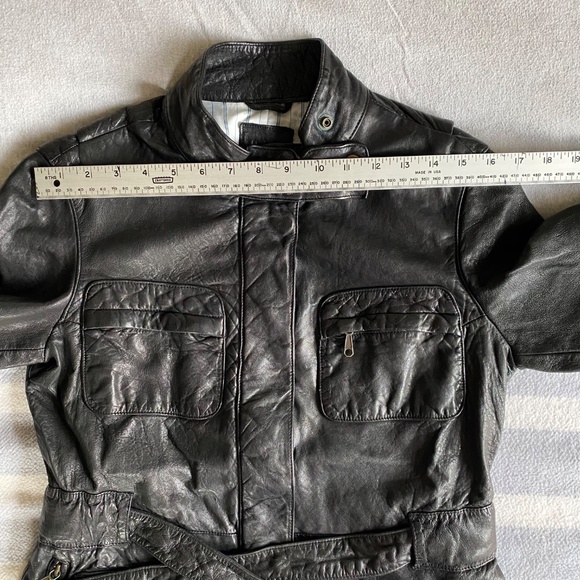 Vintage Gap black leather belted jacket, zipper and snap front Size M *LIKE NEW* - Picture 10 of 16